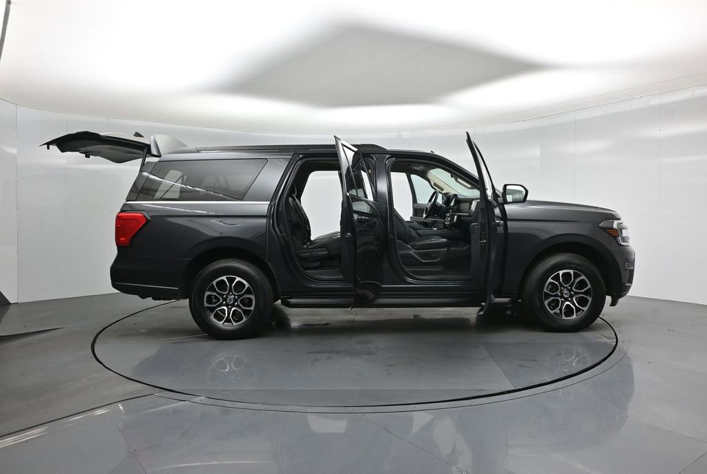 Certified 2024 Ford Expedition Max XLT image 32