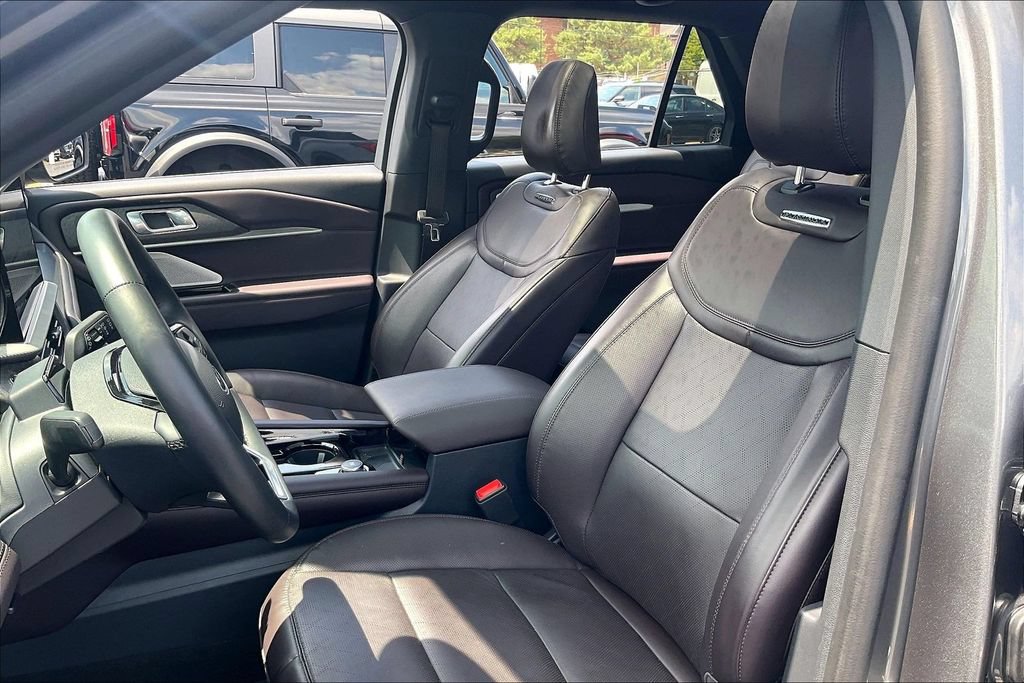 Certified 2026 Ford Explorer Platinum AWD/4WD image 24