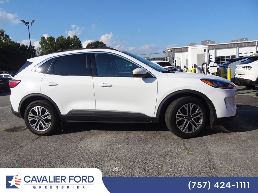 Certified 2022 Ford Escape SEL w/ Technology Package AWD/4WD image 3