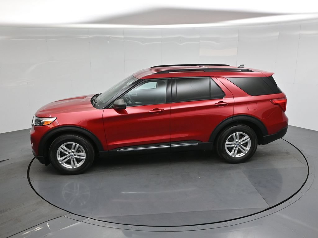 Certified 2023 Ford Explorer XLT RWD image 41