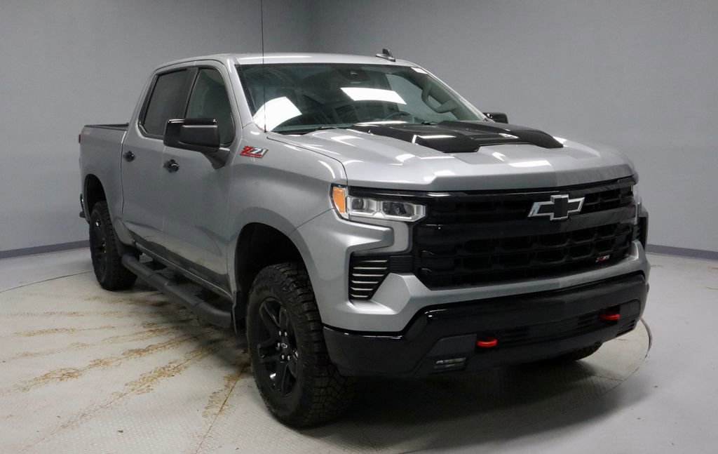 Used 2025 Chevrolet Silverado 1500 LT Trail Boss w/ Convenience Package II image 1