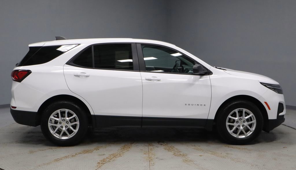 Used 2024 Chevrolet Equinox LS w/ LS Convenience Package image 6