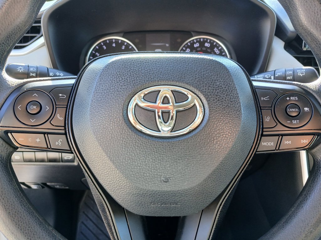 Used 2021 Toyota RAV4 XLE w/ Convenience Package FWD image 19