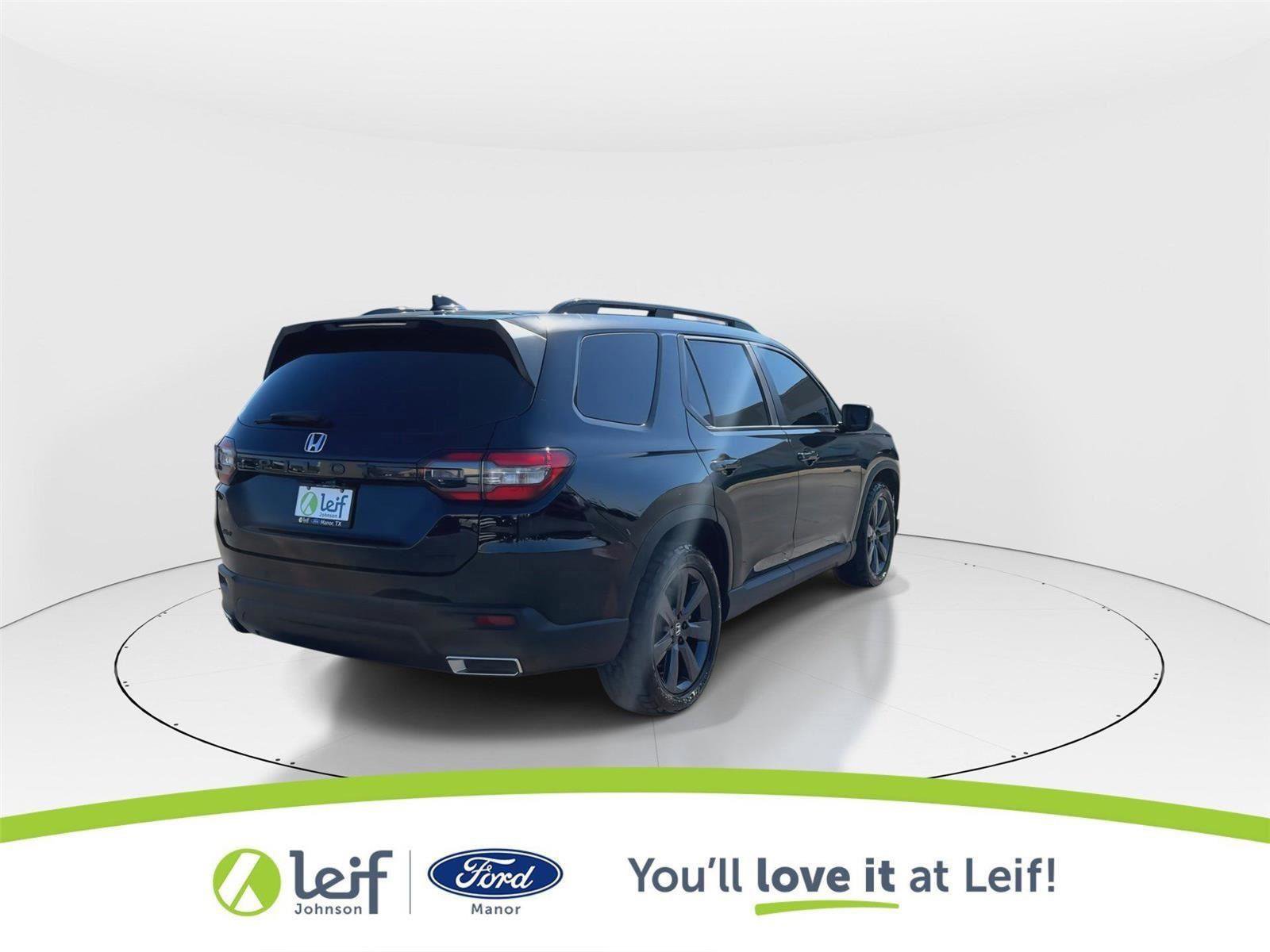 Used 2023 Honda Pilot Sport image 4