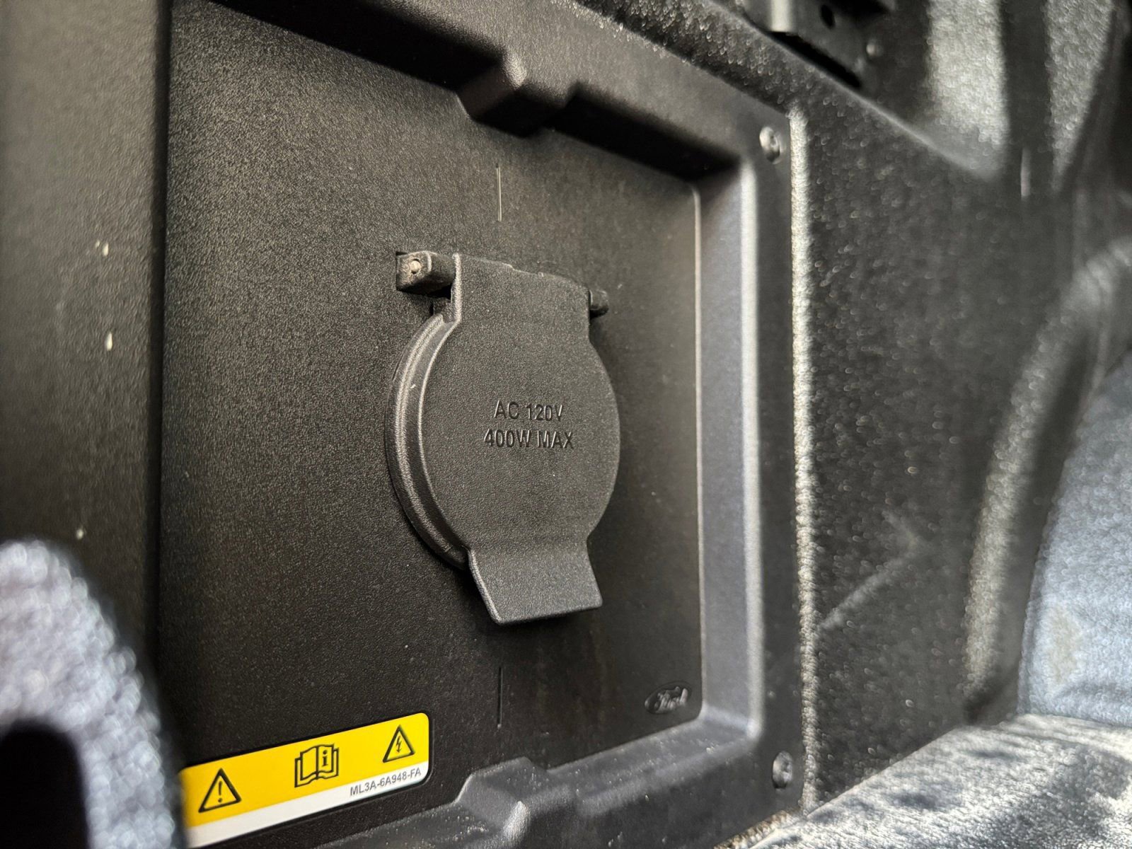 Certified 2023 Ford F150 Lariat w/ Equipment Group 502A High image 19