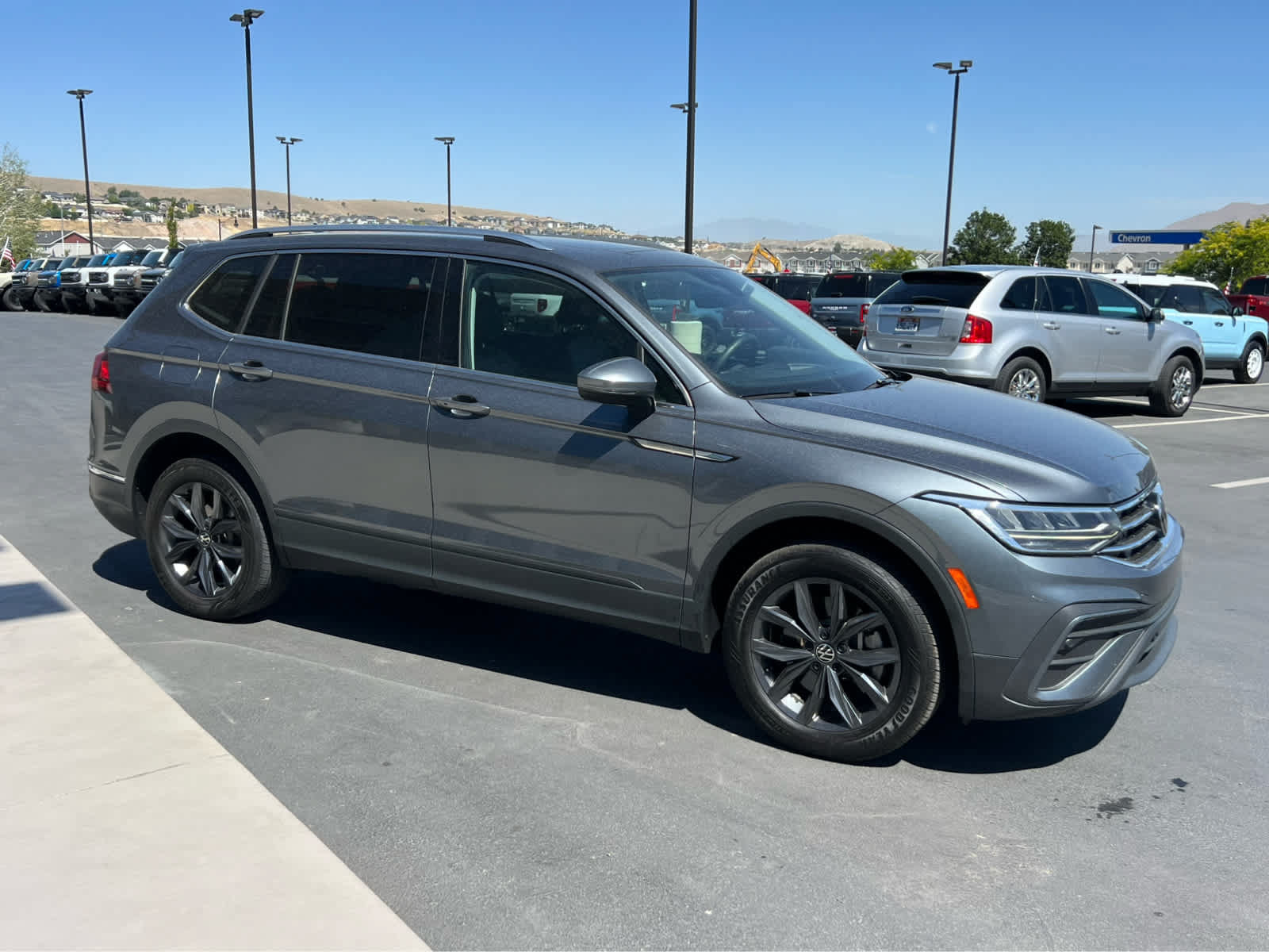 Used 2022 Volkswagen Tiguan SE AWD/4WD image 5