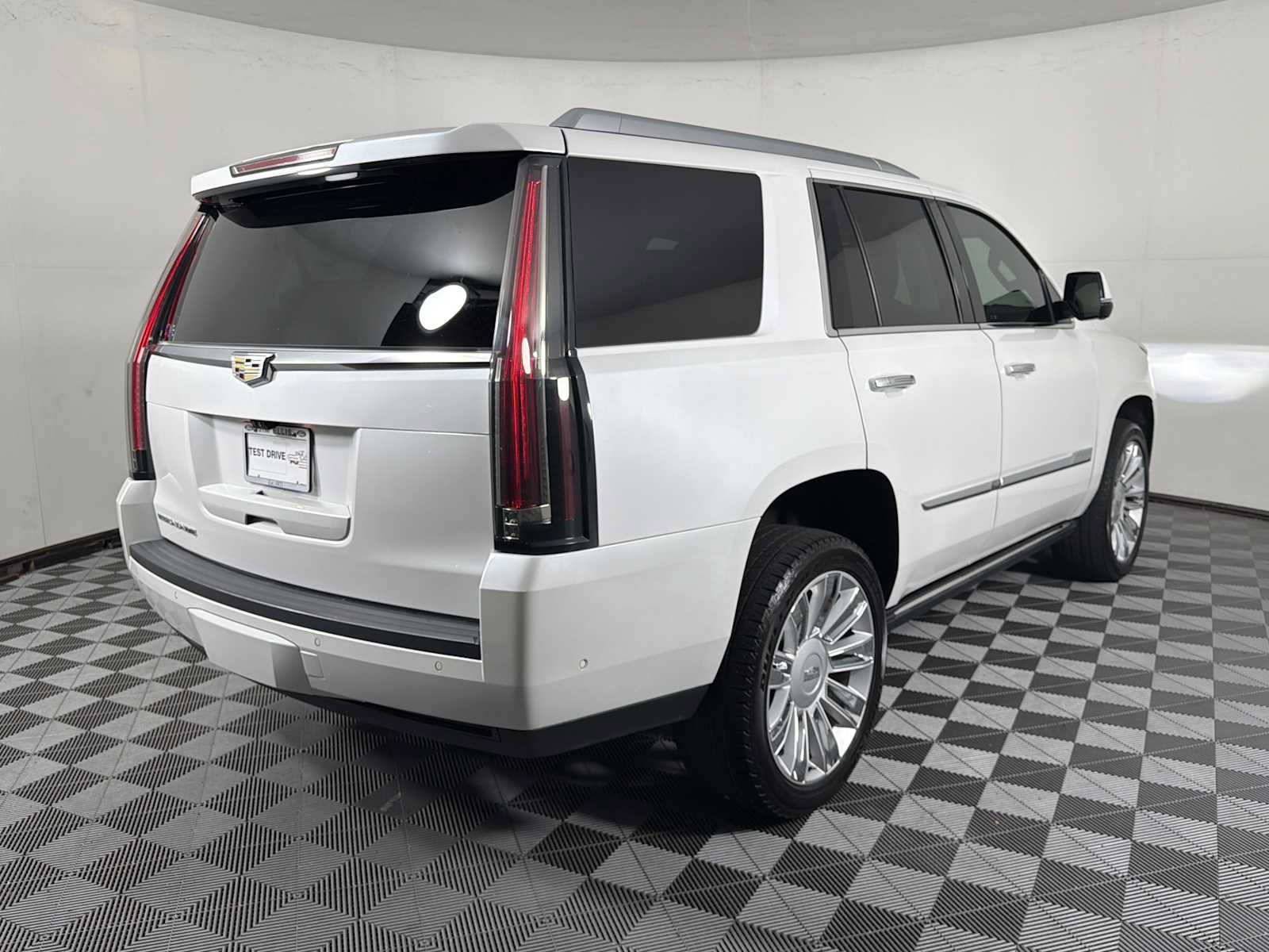 Used 2019 Cadillac Escalade Platinum AWD/4WD image 11