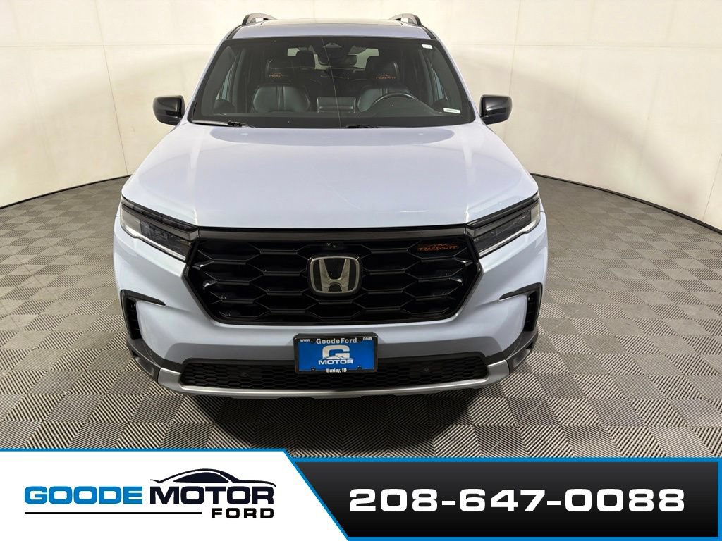 Used 2024 Honda Pilot TrailSport image 3
