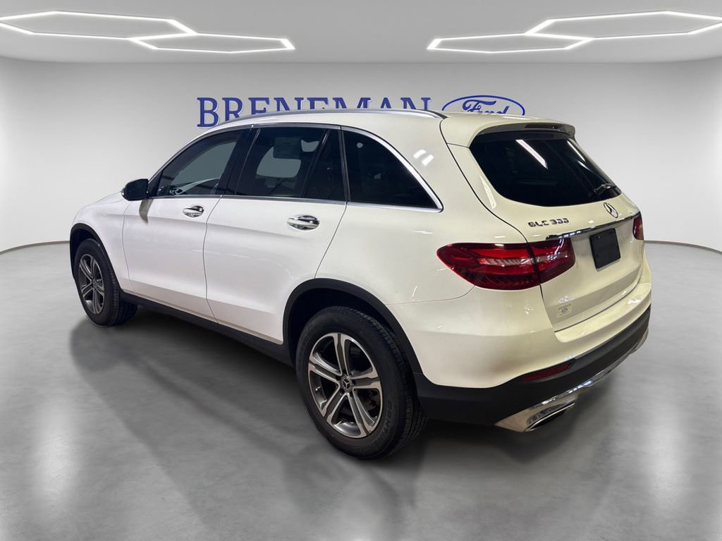 Used 2019 Mercedes-Benz GLC 300 4MATIC image 3