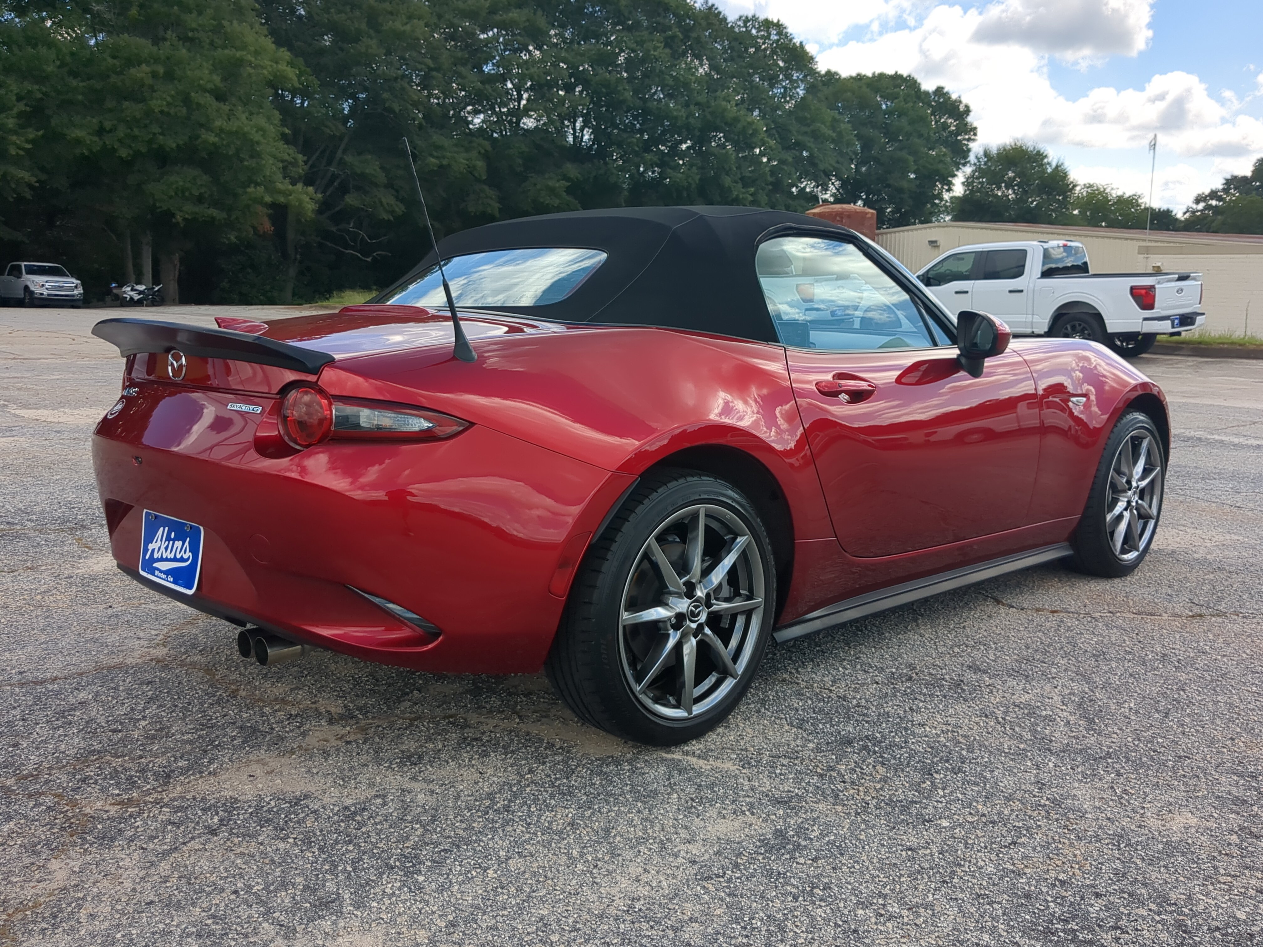 Used 2022 MAZDA MX-5 Miata Grand Touring w/ Weather Package RWD image 3