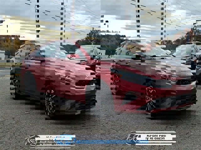 Used 2023 Kia Forte LXS image 7