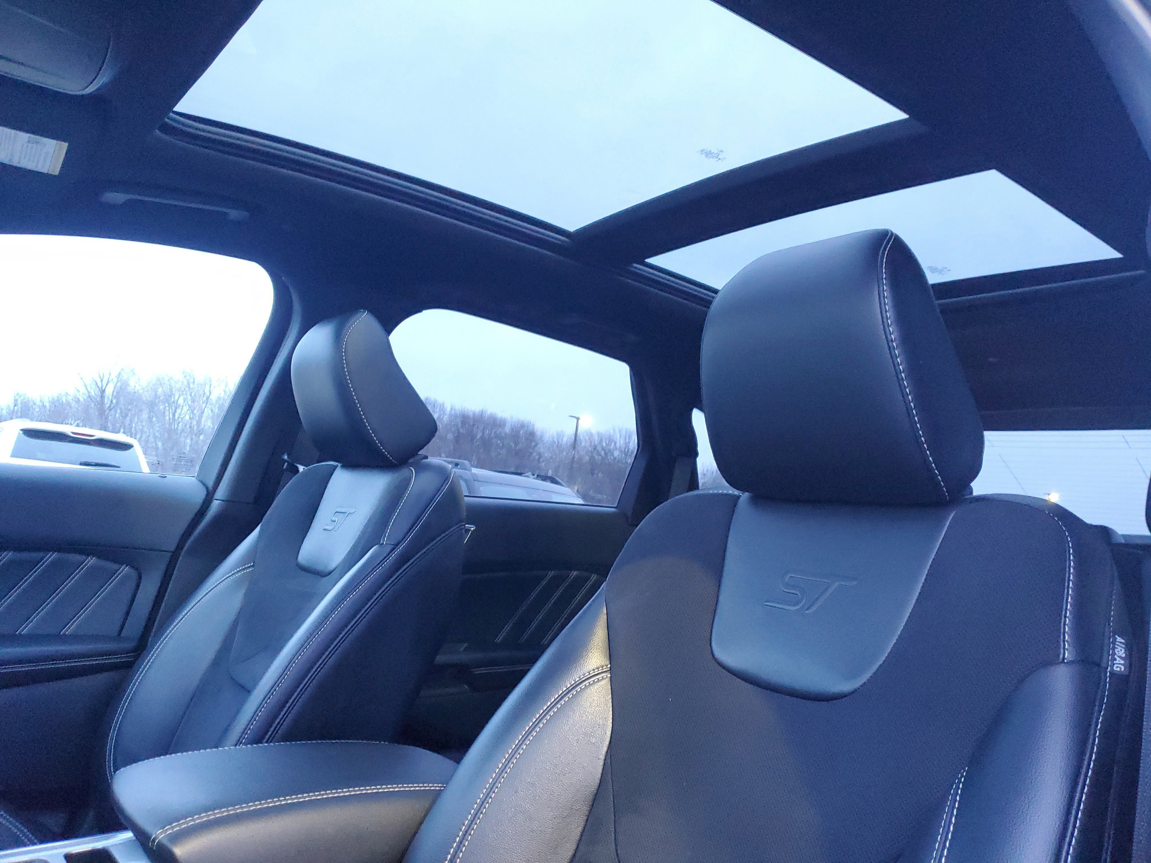 Certified 2022 Ford Edge ST w/ Equipment Group 401A image 18