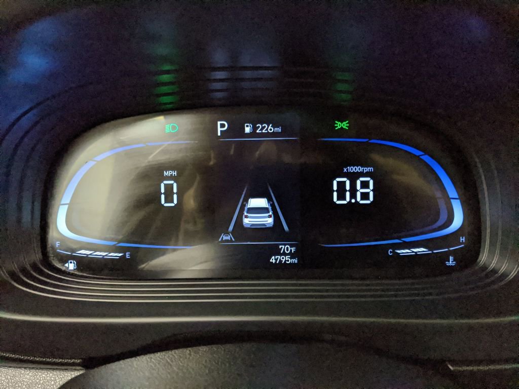 Used 2024 Hyundai Venue Limited image 12