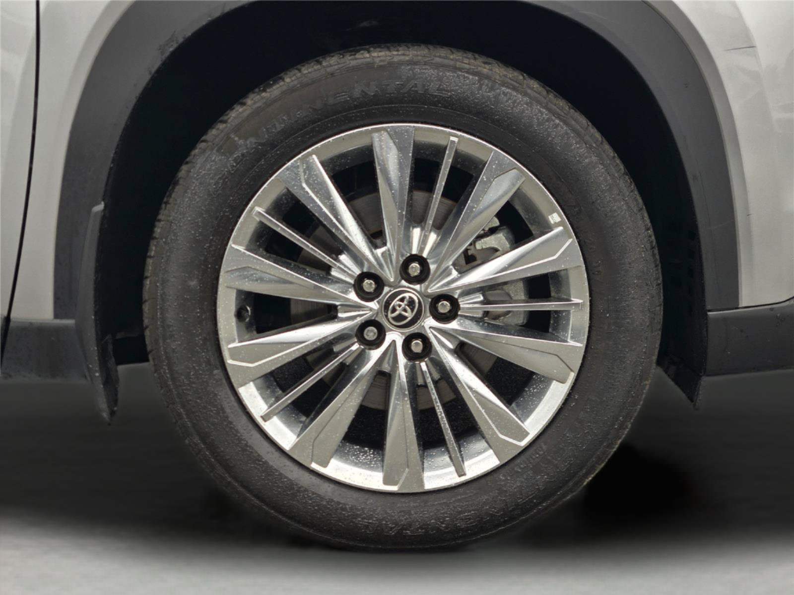 Used 2024 Toyota Grand Highlander AWD image 11