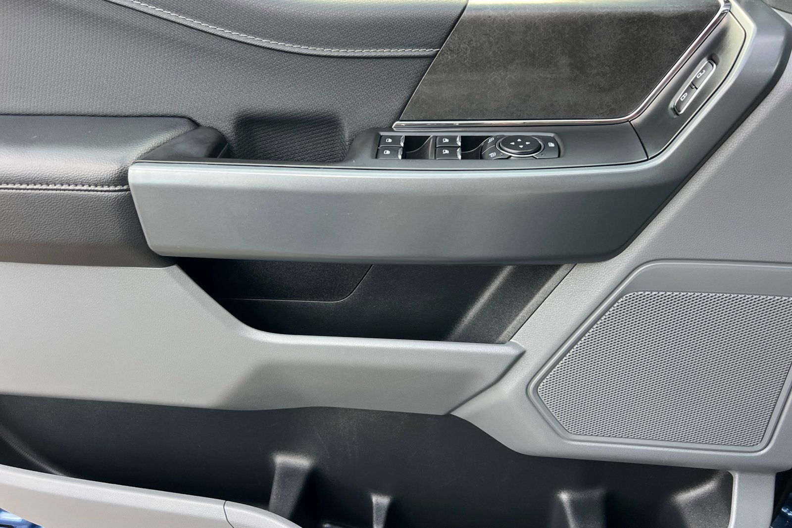 Certified 2024 Ford F150 XLT w/ Mobile Office Package image 12