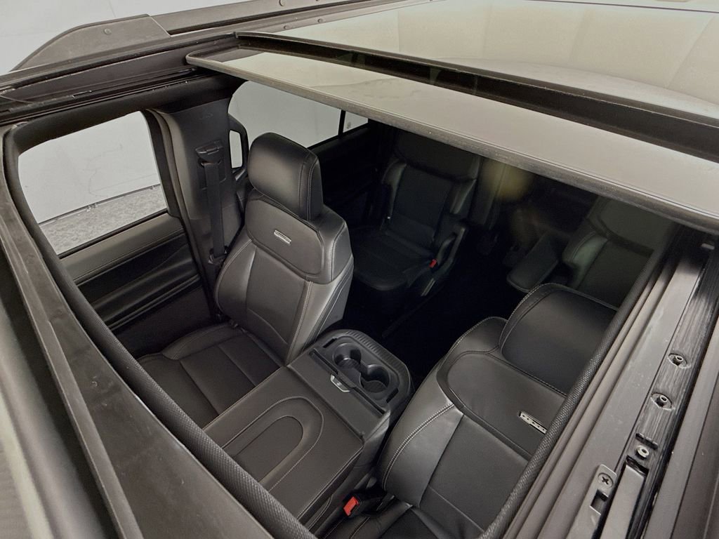 Certified 2025 Ford Expedition Platinum w/ Stealth Performance Package AWD/4WD image 23