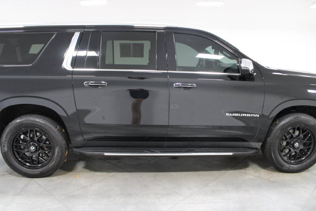 Used 2022 Chevrolet Suburban Premier RWD image 12