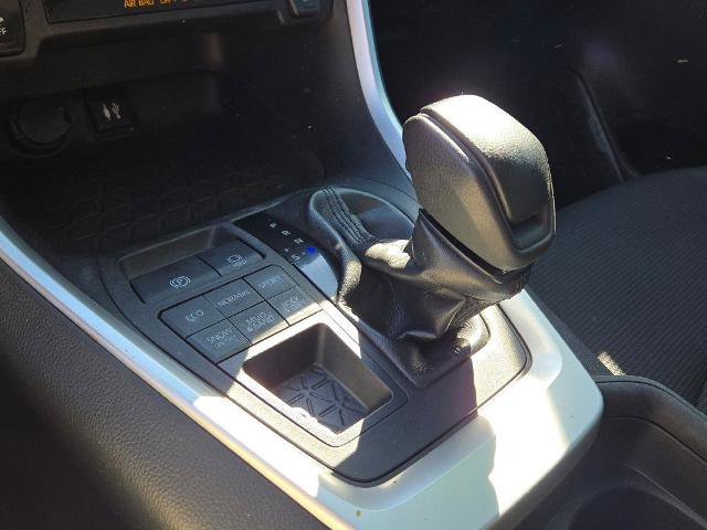 Used 2019 Toyota RAV4 LE image 24