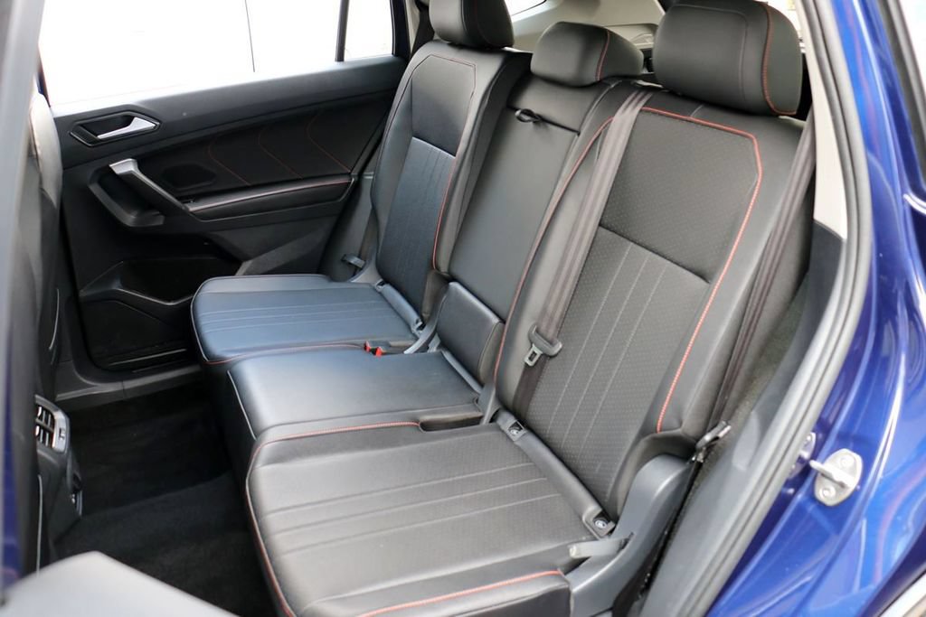 Used 2024 Volkswagen Tiguan SE AWD/4WD image 20