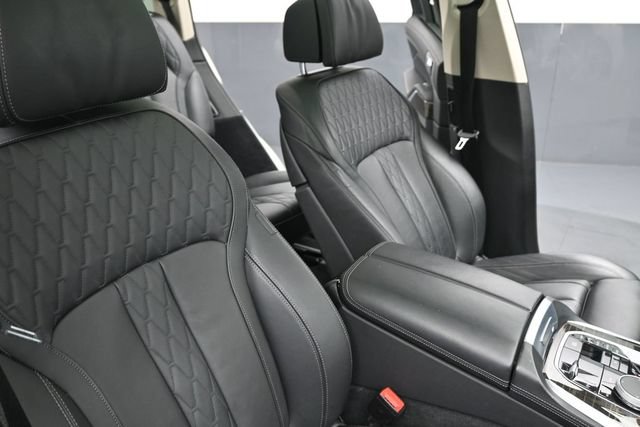 Used 2023 BMW X7 xDrive40i AWD/4WD image 33