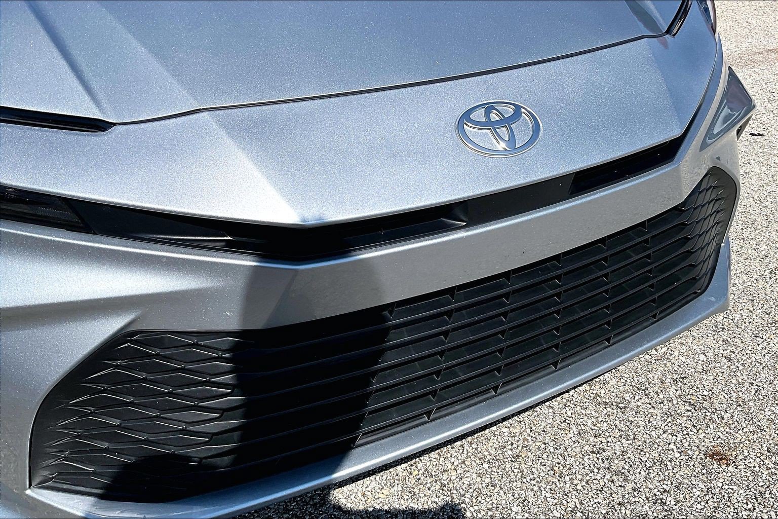 Used 2025 Toyota Camry LE FWD image 30