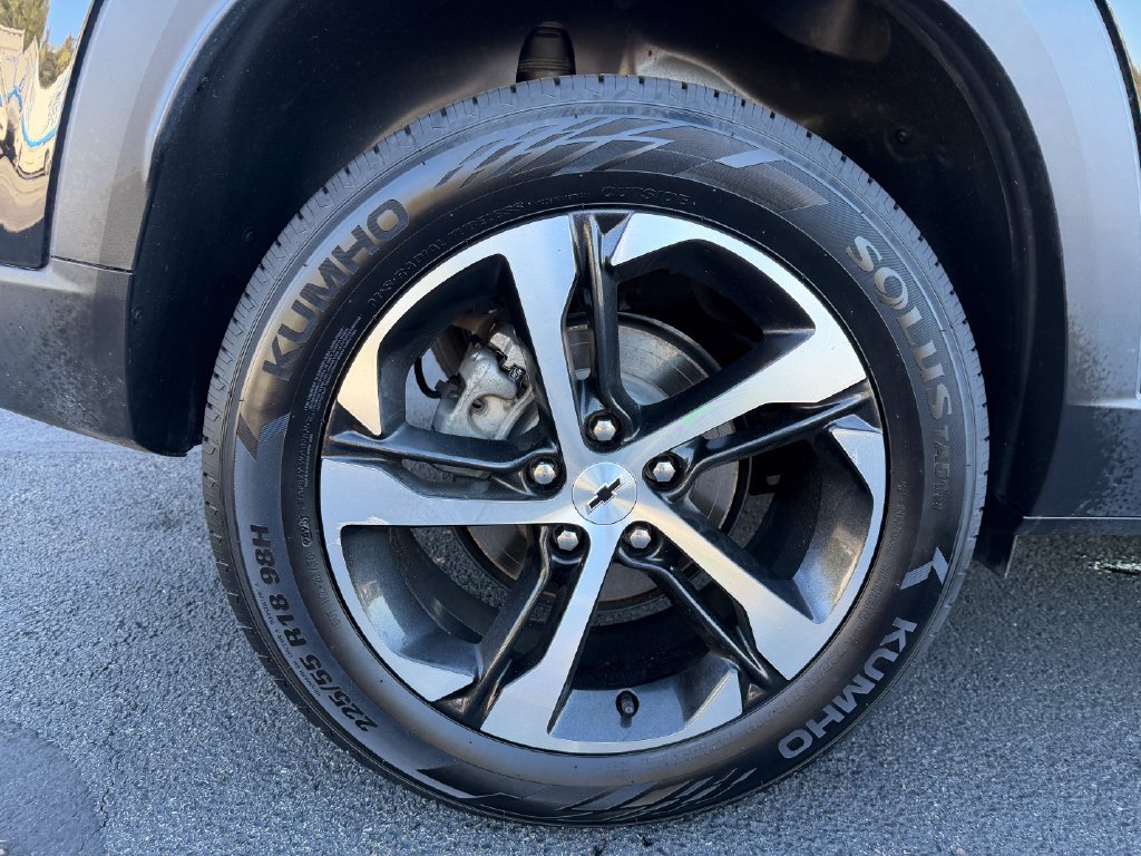 Used 2024 Chevrolet Trax RS FWD image 18