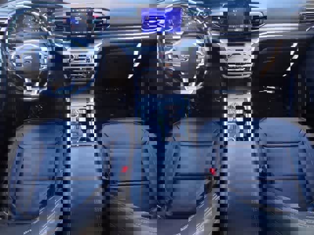 Certified 2022 Ford Explorer XLT w/ Equipment Group 202A image 15