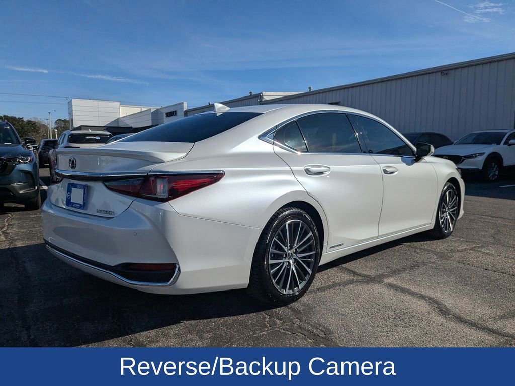 Used 2022 Lexus ES 300h w/ Premium Package FWD image 5