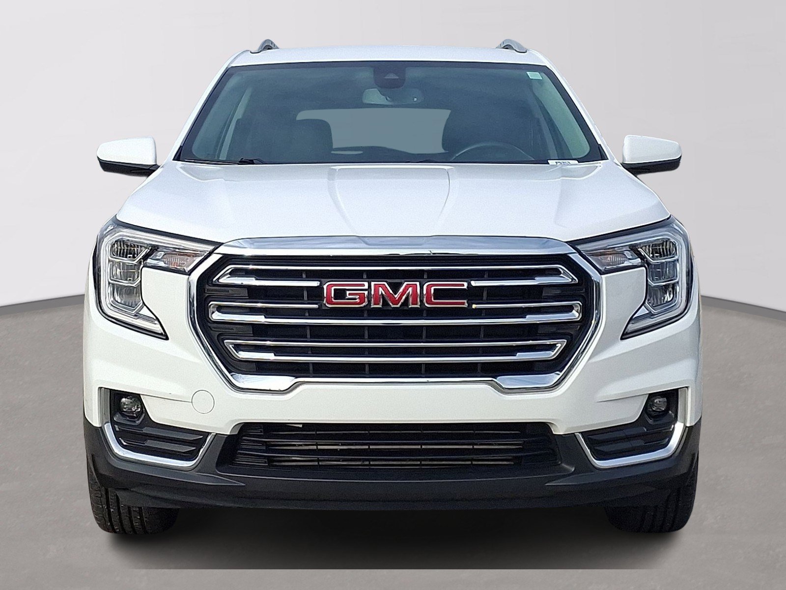 Used 2024 GMC Terrain SLT image 2