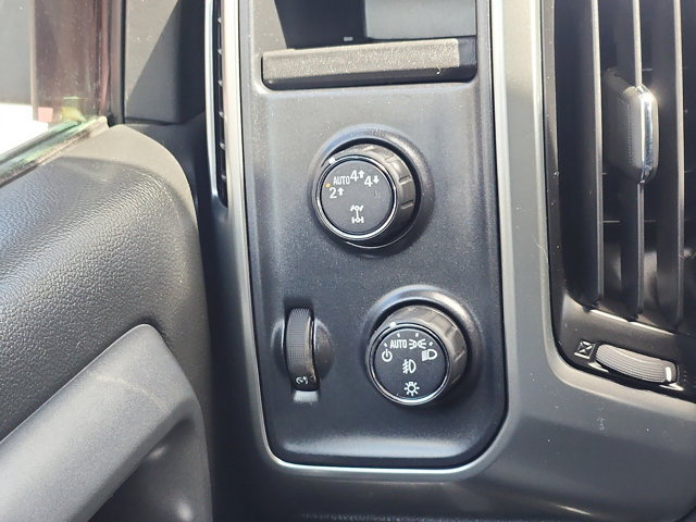 Used 2018 Chevrolet Silverado 1500 LT w/ All Star Edition AWD/4WD image 12