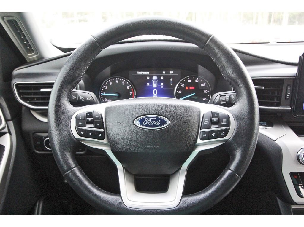 Certified 2023 Ford Explorer XLT w/ Equipment Group 202A AWD/4WD image 15