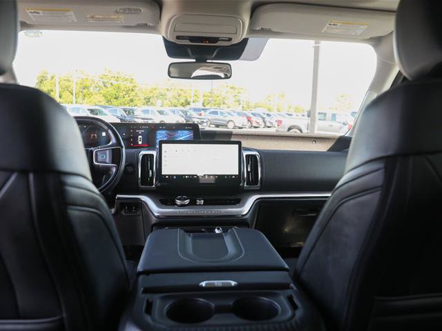 Certified 2025 Ford Expedition Platinum AWD/4WD image 3