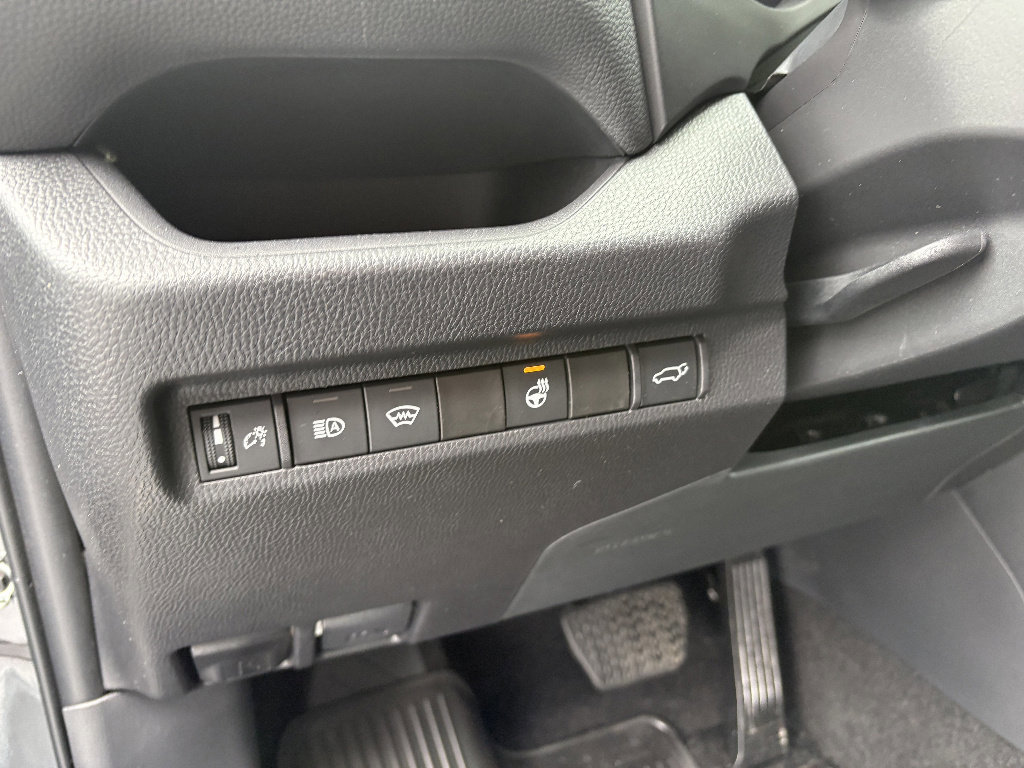 Used 2025 Toyota RAV4 XLE Premium w/ Weather Package AWD/4WD image 18