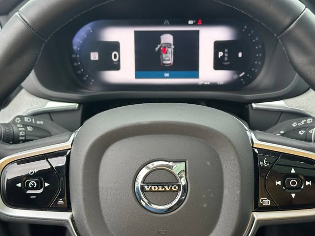 Used 2025 Volvo XC60 B5 Plus AWD/4WD image 29