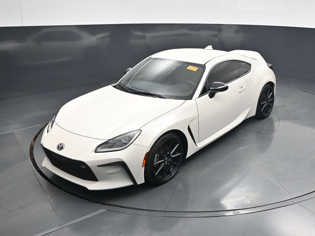 Used 2024 Toyota GR86 Premium RWD image 32
