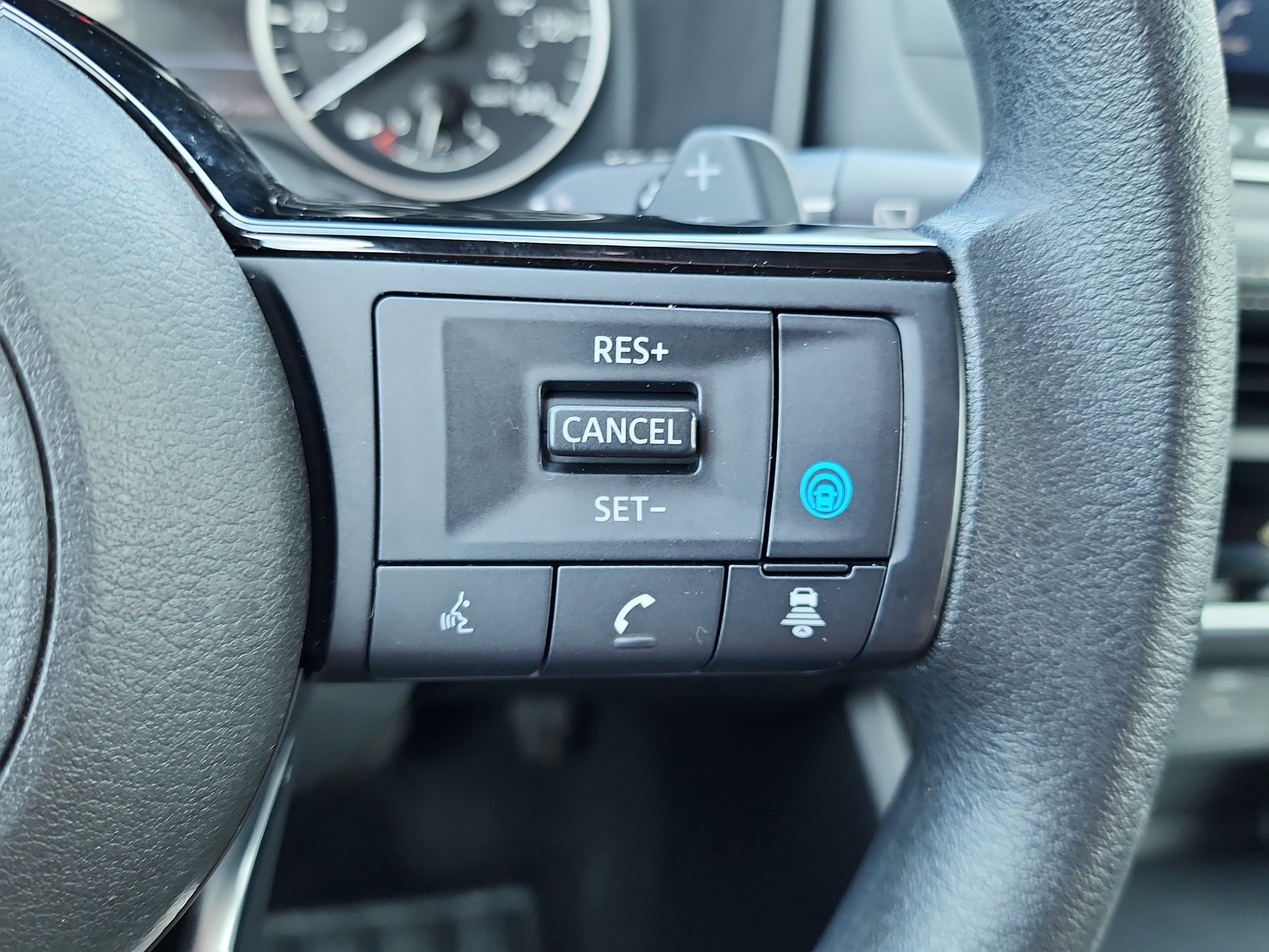 Used 2023 Nissan Rogue SV image 20