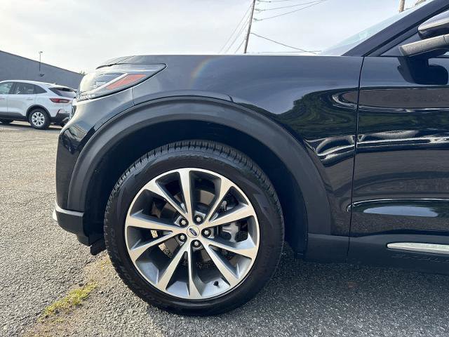 Certified 2025 Ford Explorer Platinum w/ Ultimate Package image 18