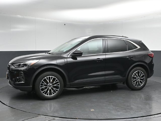 Certified 2026 Ford Escape SE w/ PHEV Premium Package FWD image 4