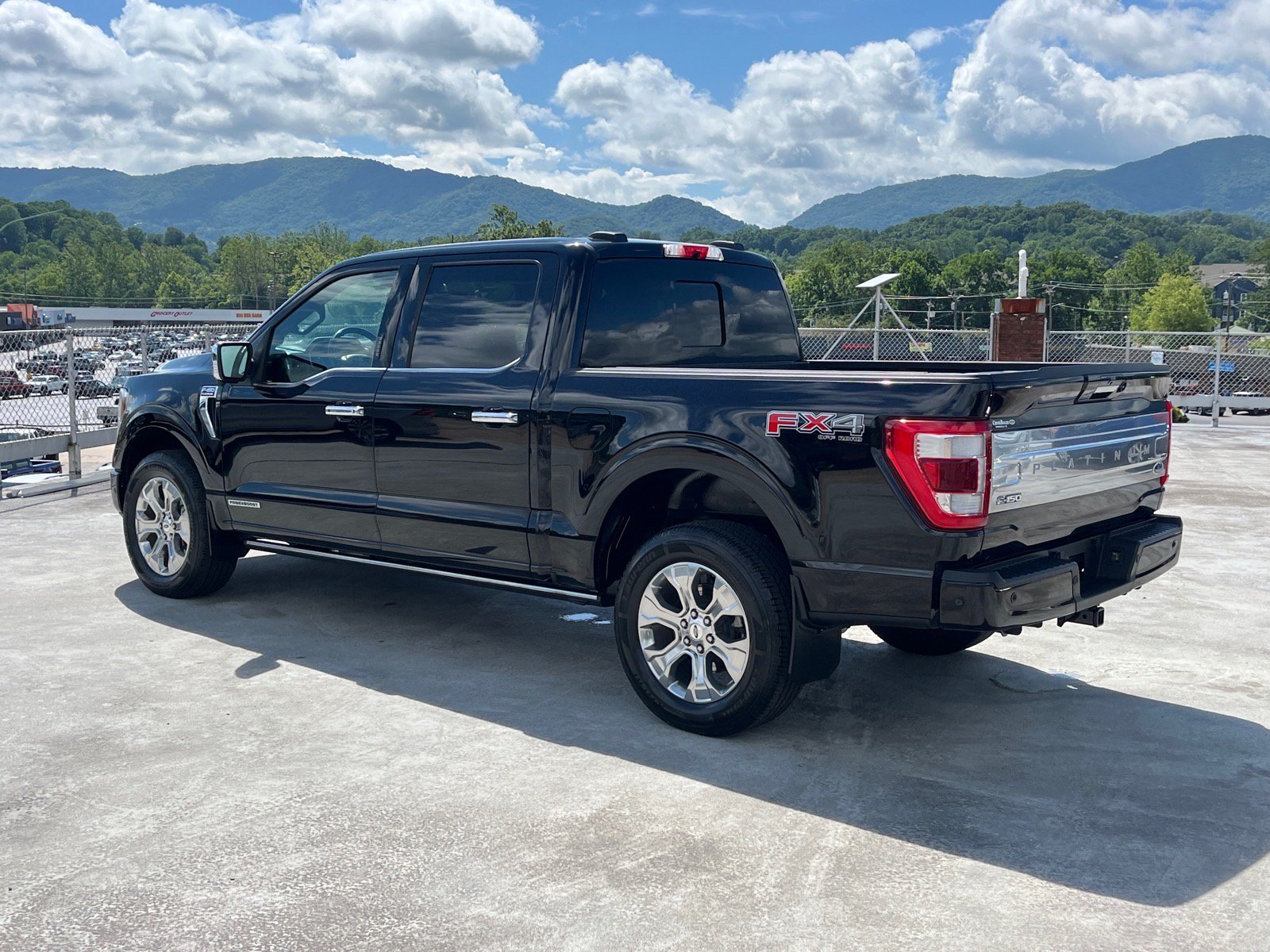 Certified 2022 Ford F150 Platinum w/ Equipment Group 701A High AWD/4WD image 5