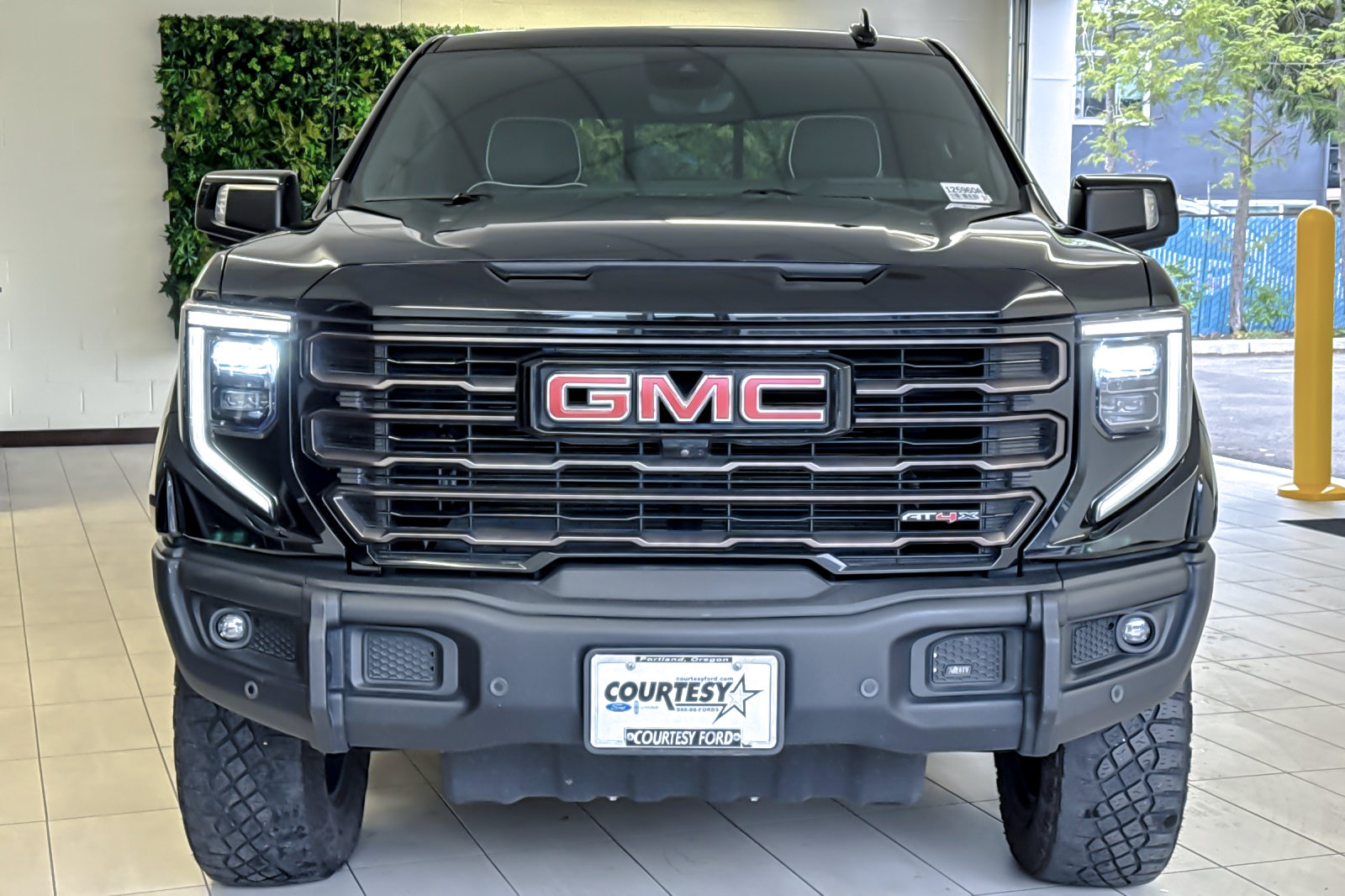 Used 2023 GMC Sierra 1500 AT4X AWD/4WD image 9