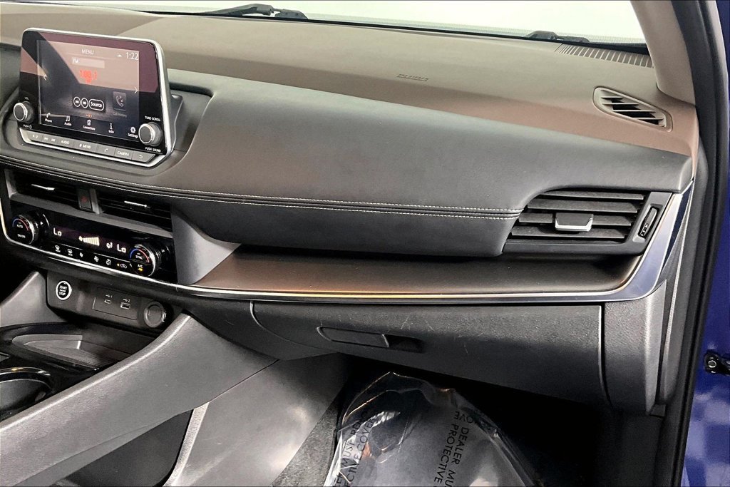 Used 2023 Nissan Rogue SV AWD/4WD image 16