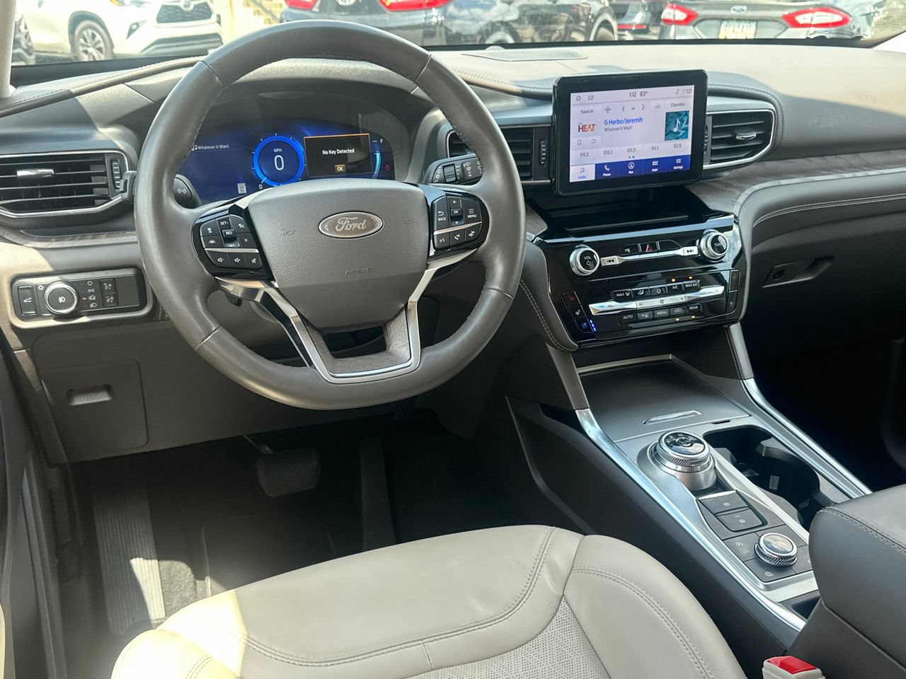 Certified 2024 Ford Explorer Platinum w/ Class IV Trailer Tow Package AWD/4WD image 25