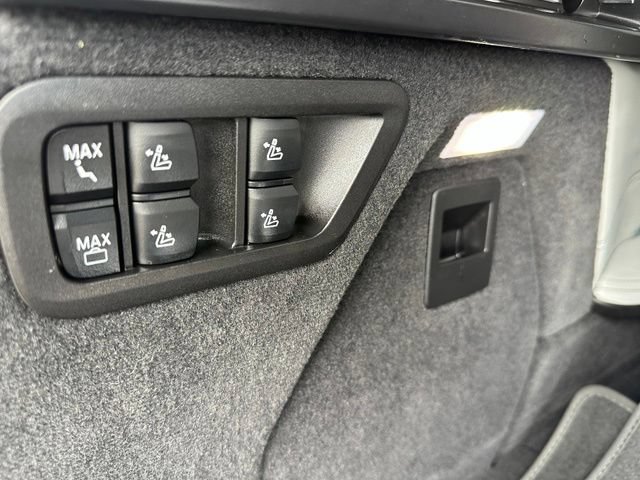 Used 2024 BMW X7 xDrive40i w/ M Sport Package AWD/4WD image 15