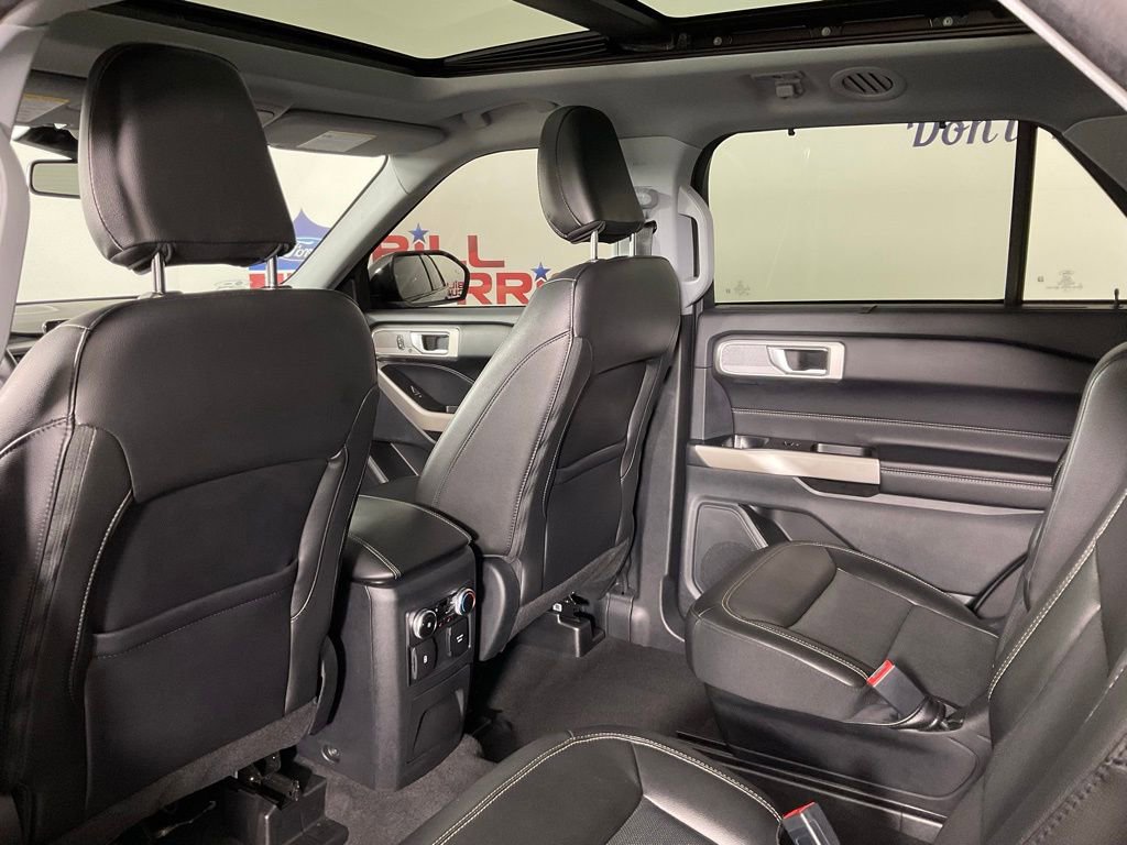 Certified 2022 Ford Explorer Limited w/ Equipment Group 301A RWD image 15