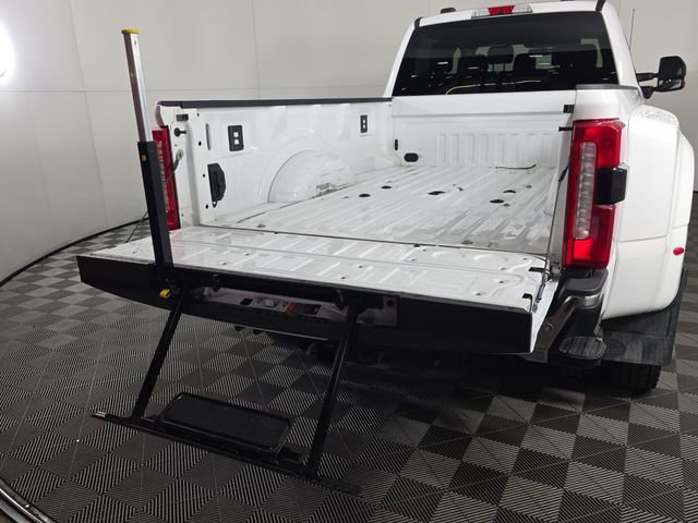 Certified 2025 Ford F450 Lariat w/ FX4 Off-Road Package image 11