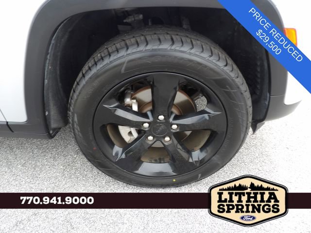 Used 2023 Jeep Grand Cherokee Altitude AWD/4WD image 10