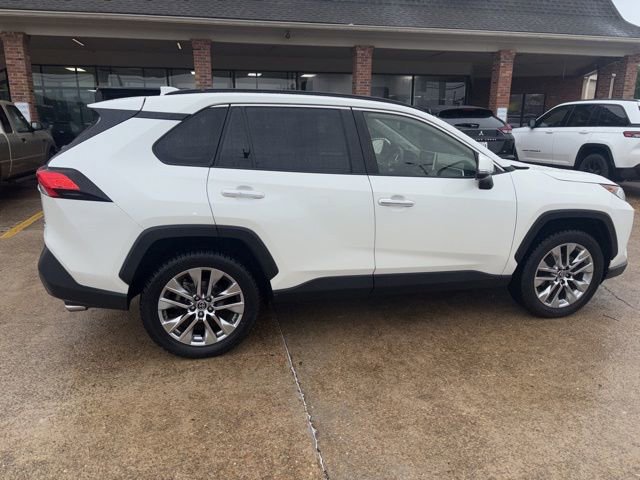 Used 2019 Toyota RAV4 Limited w/ Advanced Technology Package AWD/4WD image 6