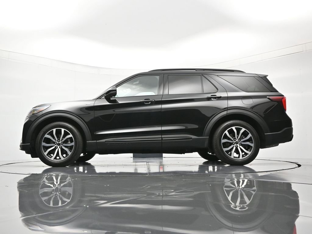Certified 2025 Ford Explorer ST-Line w/ Premium Package RWD image 44