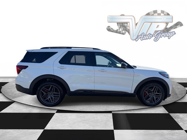 Certified 2025 Ford Explorer ST AWD/4WD image 2