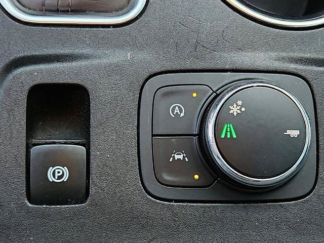 Used 2023 Chevrolet Traverse Premier w/ Redline Edition FWD image 32